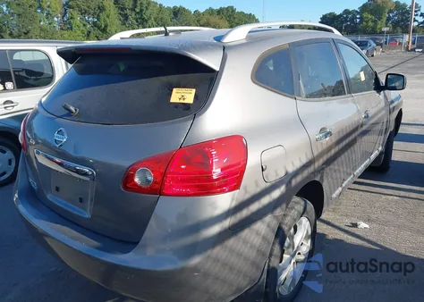 2015 Nissan Rogue Select S z USA, uszkodzony, nr VIN JN8AS5MT7FW667478